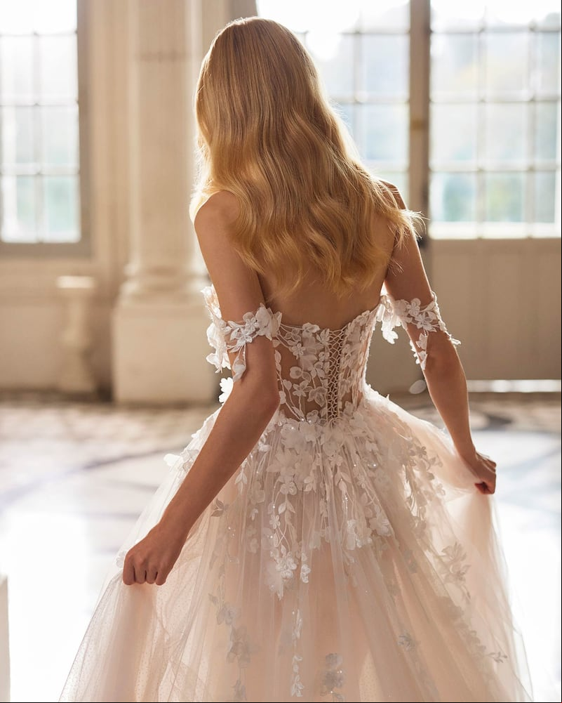 Vestido de novia 'Elaia' de Rosa Clará